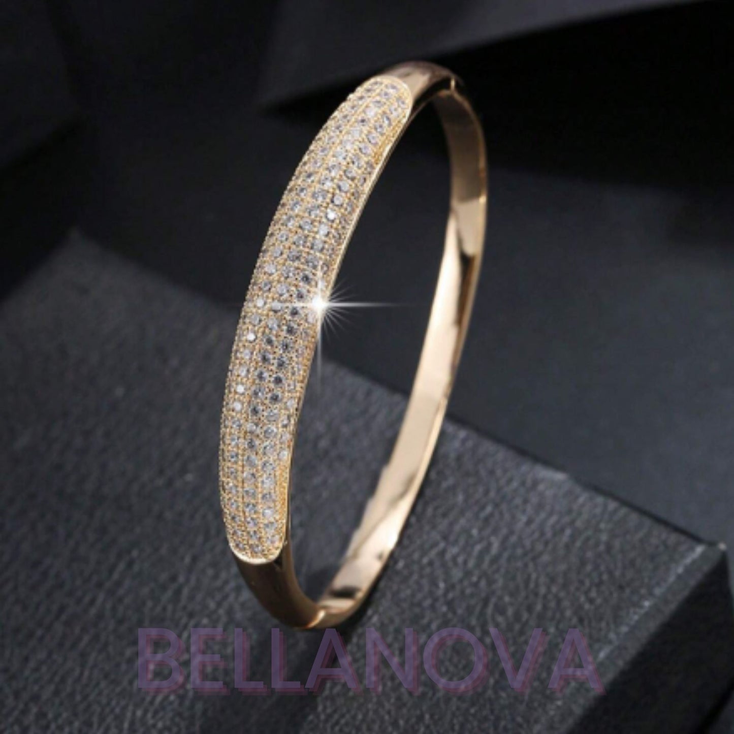 Bracelete Formas - Cravejado com Zircônias - Folheado a Ouro 18k + FRETE GRÁTIS