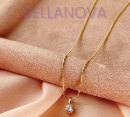 OLIVIA PADANO X BELLA NOVA | Gargantilha Ponto de Luz Swarovski - Folheado a Ouro 24k+ FRETE GRÁTIS