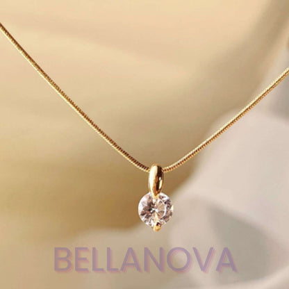 OLIVIA PADANO X BELLA NOVA | Gargantilha Ponto de Luz Swarovski - Folheado a Ouro 24k+ FRETE GRÁTIS